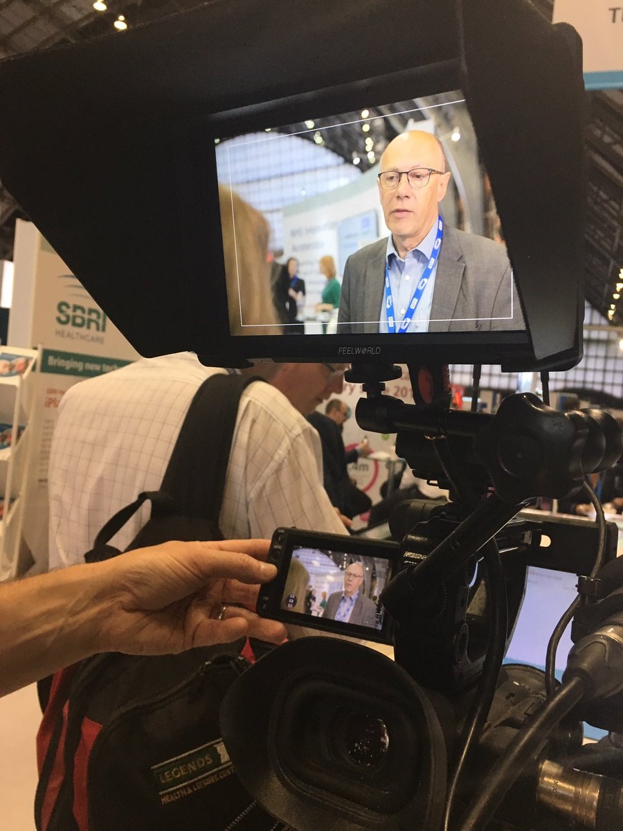 HealthInnovNet's tweet image. Professor Stephen Powis Medical Director @NHSEngland talks to @carokenyon about the key frustrations for health and care innovators main being difficulty to spread. He says ‘the AHSNs are a real catalyst to help our innovators spread their innovative and new ideas’ #Expo19NHS