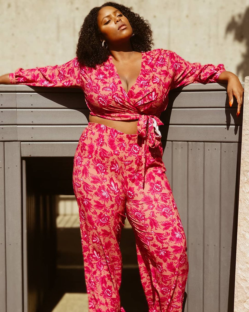 In The Style Curve tweet media