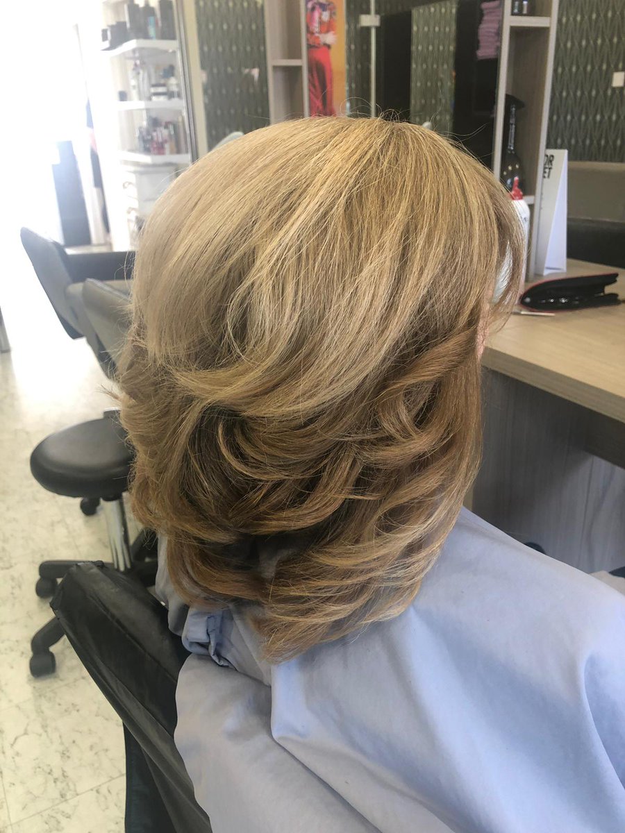 A lovely cut and blow dry gives your day a little lift! 💁‍♀️@GoodSalonGuide <a href="/salonspy/">salonspy.com</a>