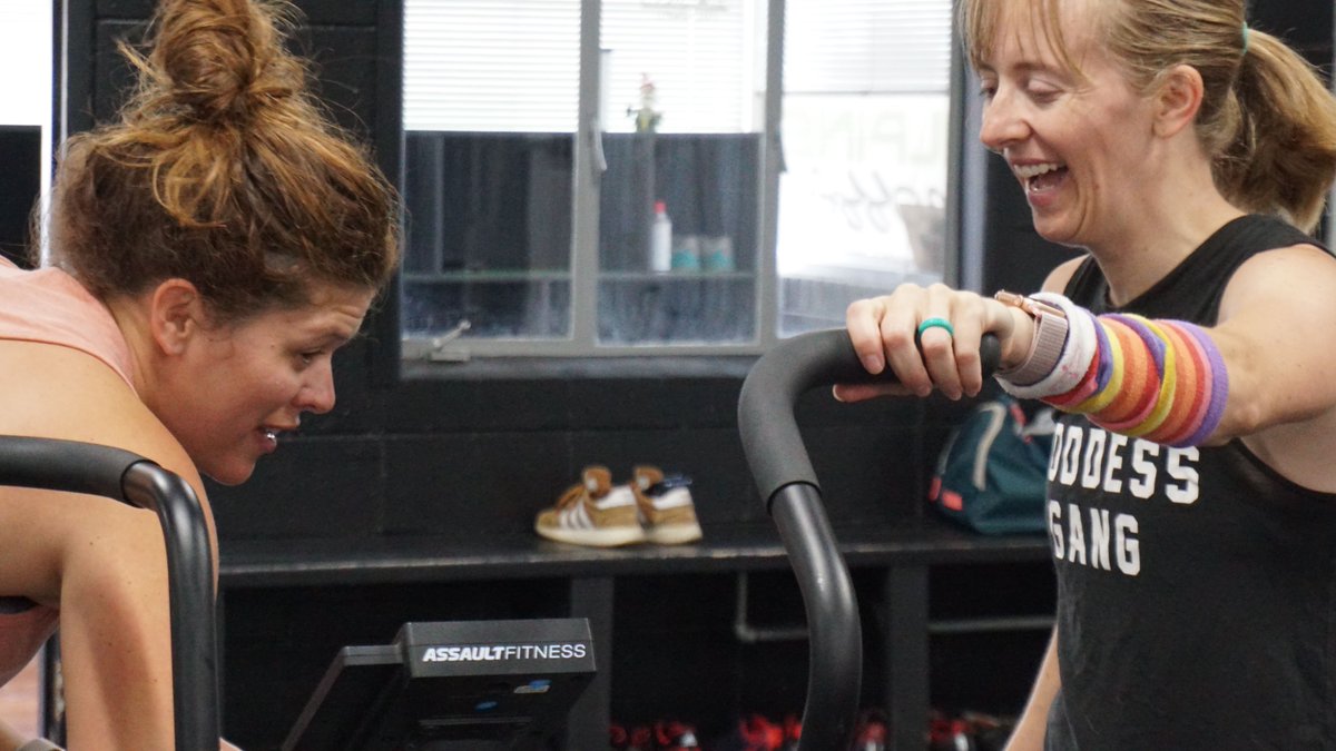 AlpineCrossFit's tweet image. Live light. Lift heavy. #alpinecrossfit