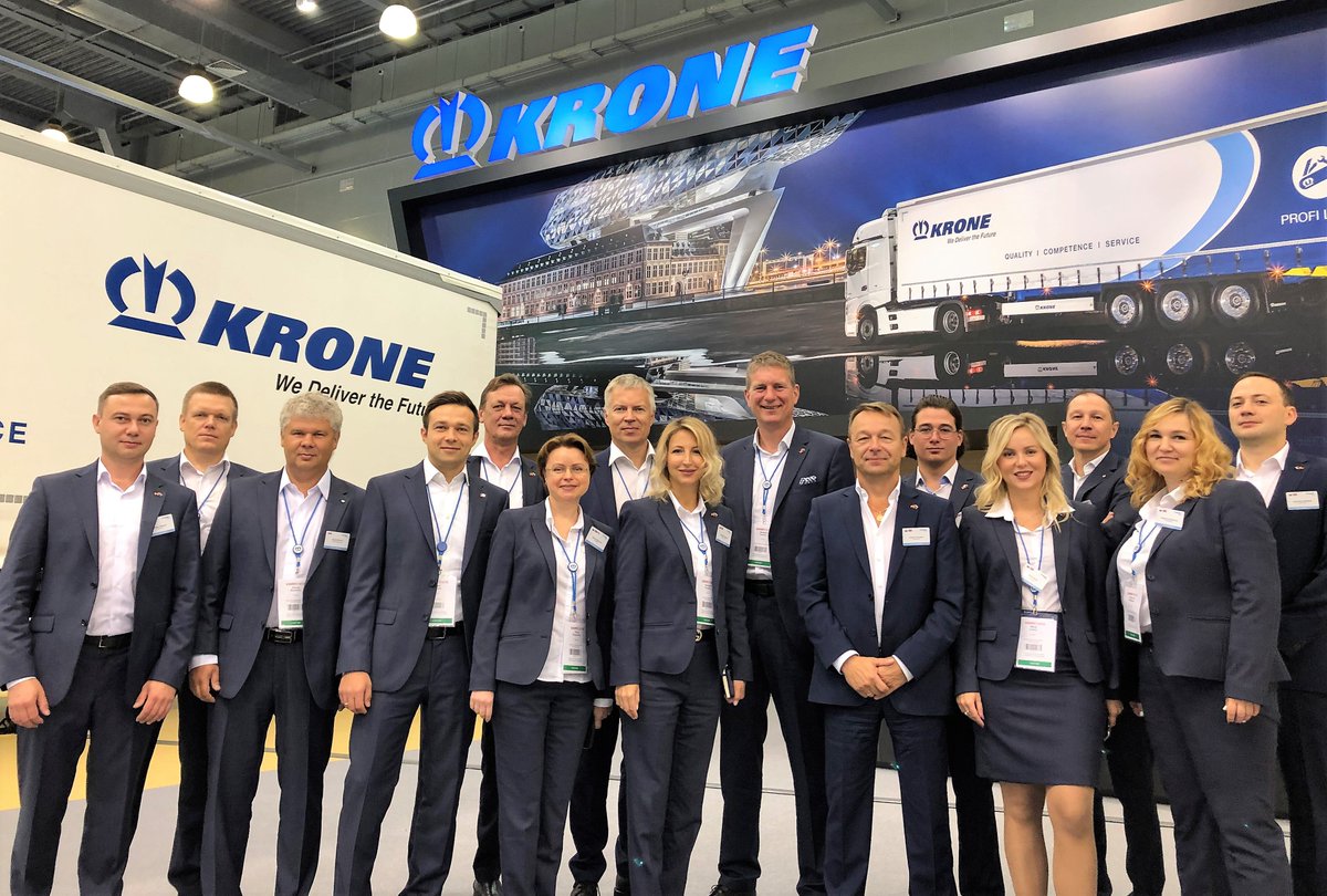 KroneTrailer's tweet photo. A warm 'Hello from Moscow'!
KRONE is exhibiting at comtrans 2019 in Moscow from 3 to 7 September. Take the chance and drop by our booth.
Our team is already looking forward to your visit! See you there!
#KRONEonTour #MeetTheTeam #Comtrans2019 https://t.co/zy8bSQbPvd