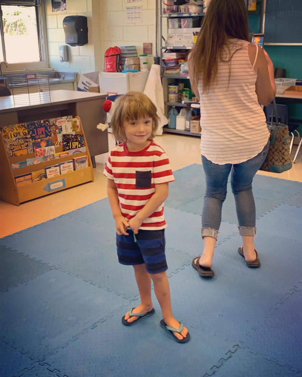 JillNicolini's tweet image. When your little boy 🧒🏼asks you if I’d be able to walk him in to his #prekclass #orientation and reaches for your hand 🤚 🤭🥰 #whereswaldo #wheresaustin