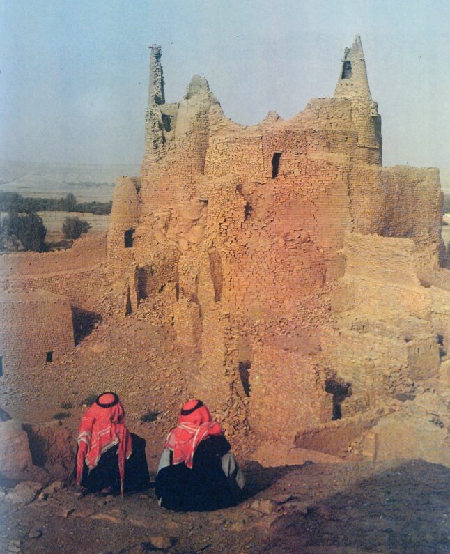 تقع قلعة دومة الجندل في مدينة ٠٠٠٠٠