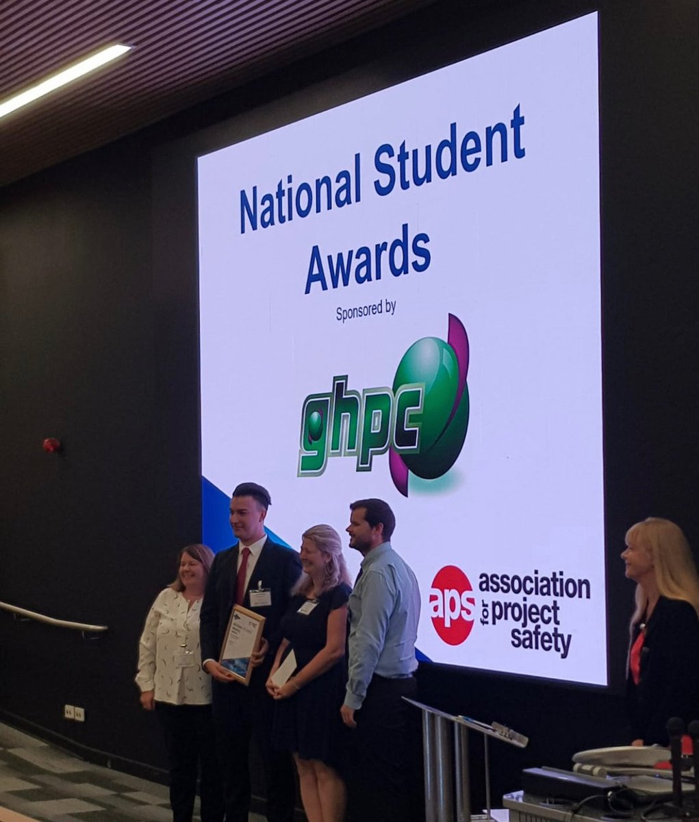 Congratulations to Piotr Antoni Bieluga from the University of Coventry for winning the <a href="/apstalk/">APS</a> National Student of the Year Award 2019 #APSConf2019