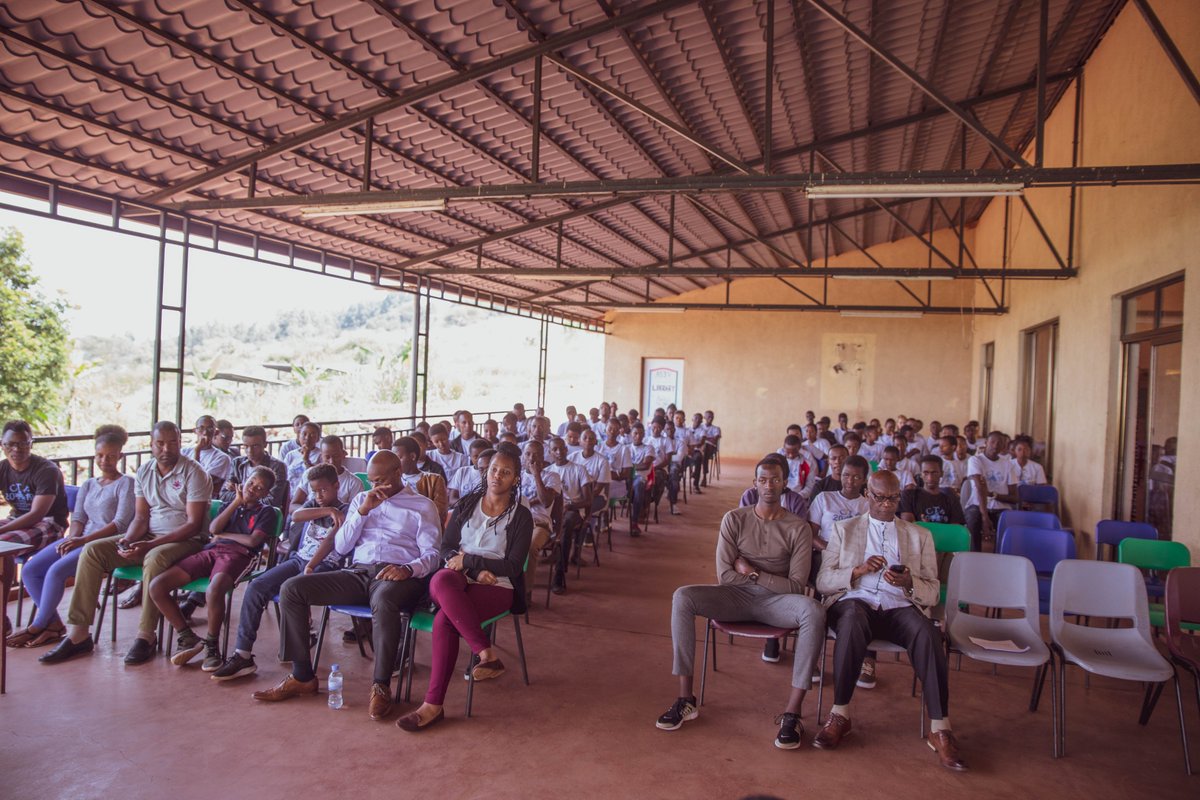 mugabo_robert's tweet photo. The fact that most of the #youth today are trying to be like others but don't ignore the potential in you, give it your best, be the person of value and better know yourself than anyone else. 2/2  #CTP2019 https://t.co/V3MSs6ZFiG