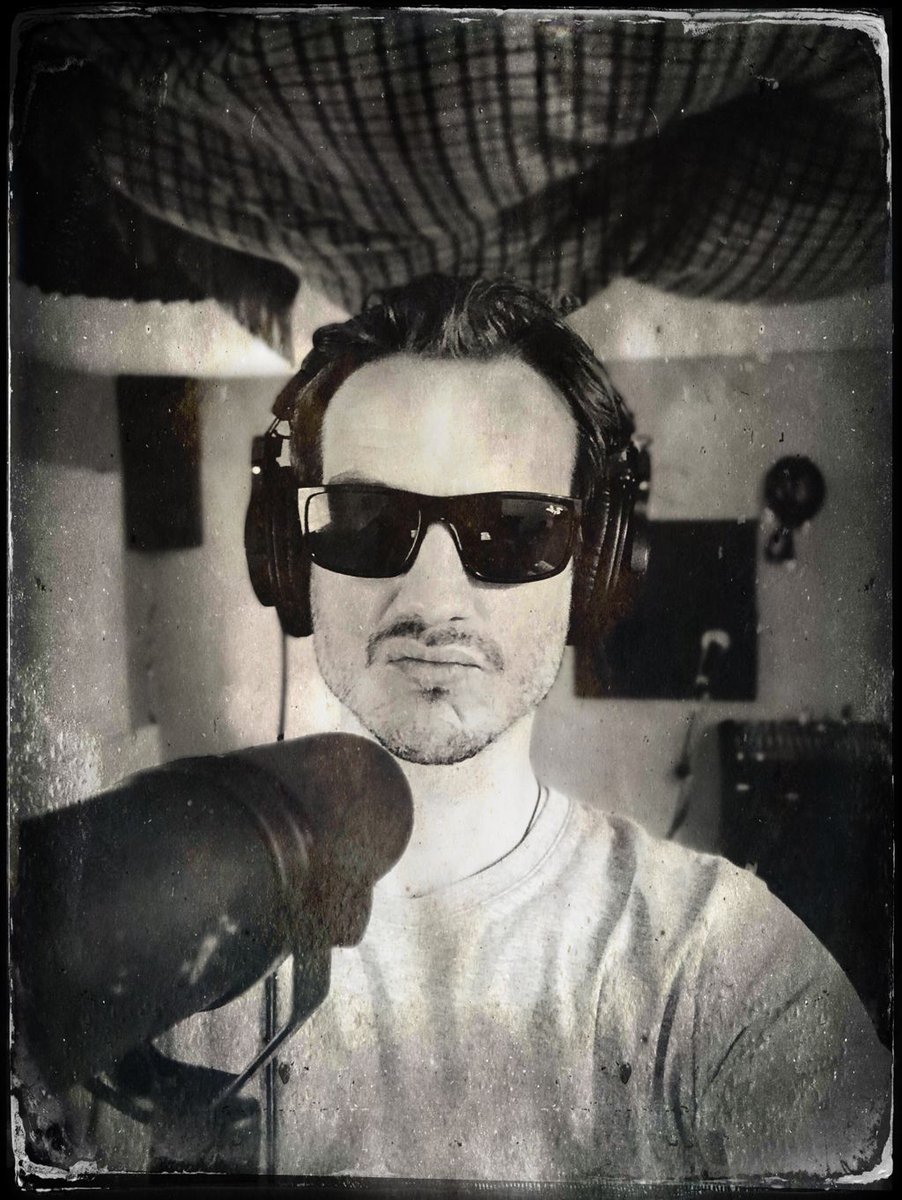 NevilleSounds's tweet photo. Practice-sing, Progress-sing, improv-sing, Mesmeri-sing; Compres-sing, choru-sing, relea-sing, compose-sing. All the musical related singing... I can think of. Thinksing?... STOP IT!
#vocals #studio #musician #newmusic #songwriter #fragilecreatures #nevillesounds #newmusic https://t.co/Y57hIxzHj9