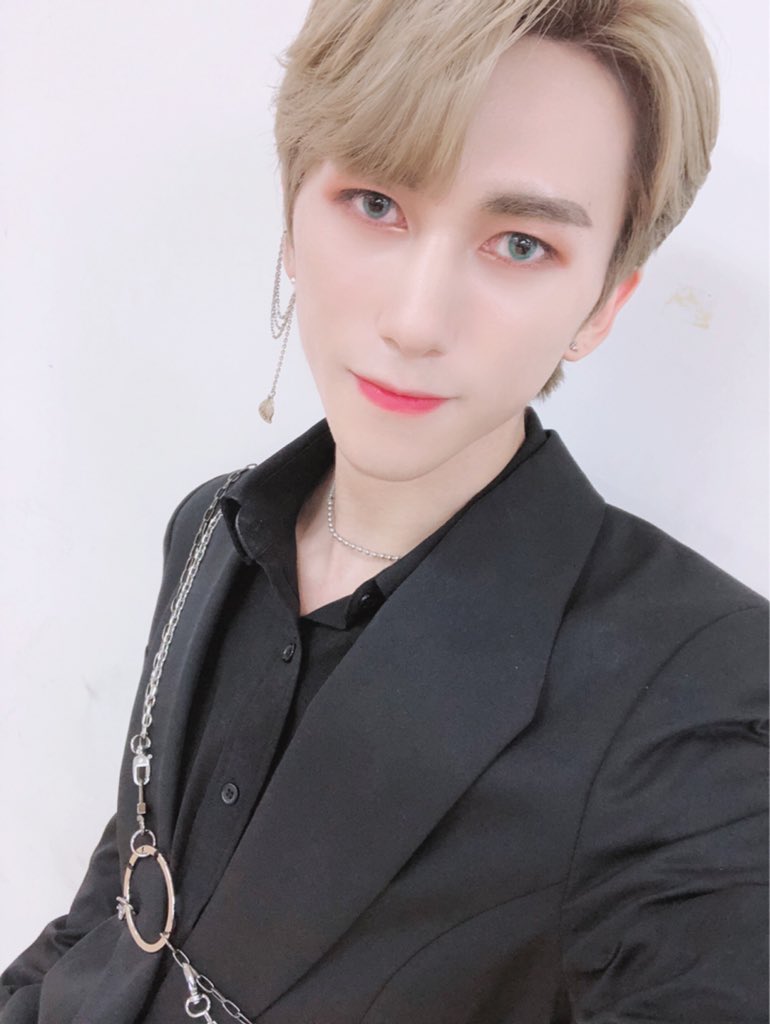Target_France's tweet image. TWITTER | 190902
#로이 #Roi

Traduction en screen~

Cr: @target7official 
🇫🇷: @Target_France 

#TARGET #타겟