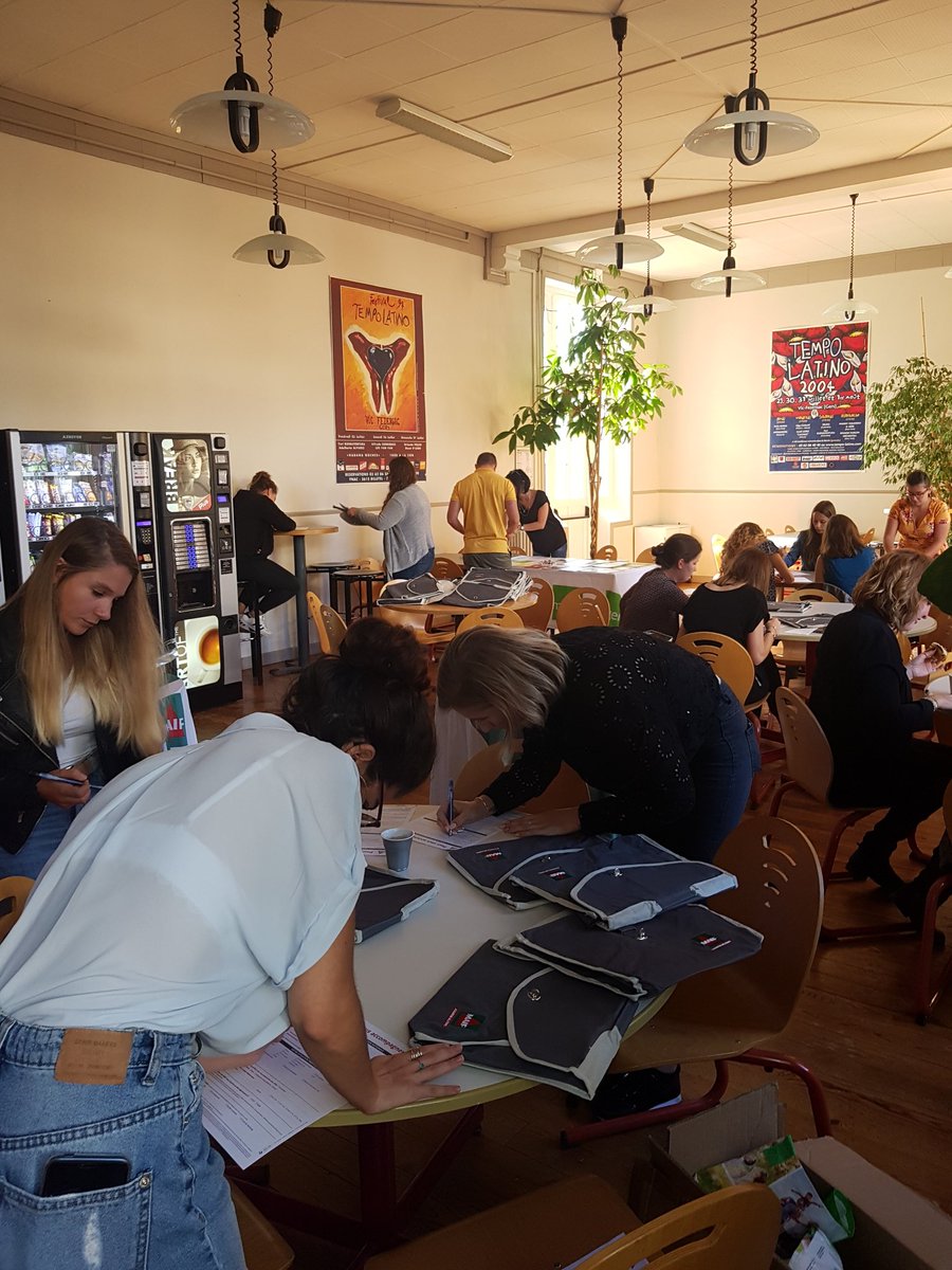 AnneMarchand9's tweet photo. Merci aux #mandataires @MAIF présents pour la rentrée des étudiants de M1 et des M2B à @villedauch . Un matinée de découverte autour d'un café et de viennoiseries qui a connu un joli succès ! #CapConcours https://t.co/GRSqwYZD9i