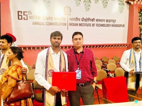 sekhariitkgp's tweet image. Receiving a PhD degree from honourable Director on 27th-Aug-2019 and With my mentor Prof. Arnab Atta on Convocation #IIT_KGP #mCFD_Lab