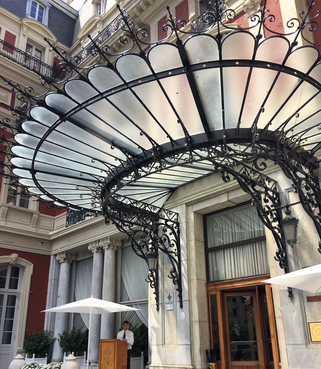 Poussez les portes de l'Hôtel du Palais et partez à la découverte d'une légende vivante ✨