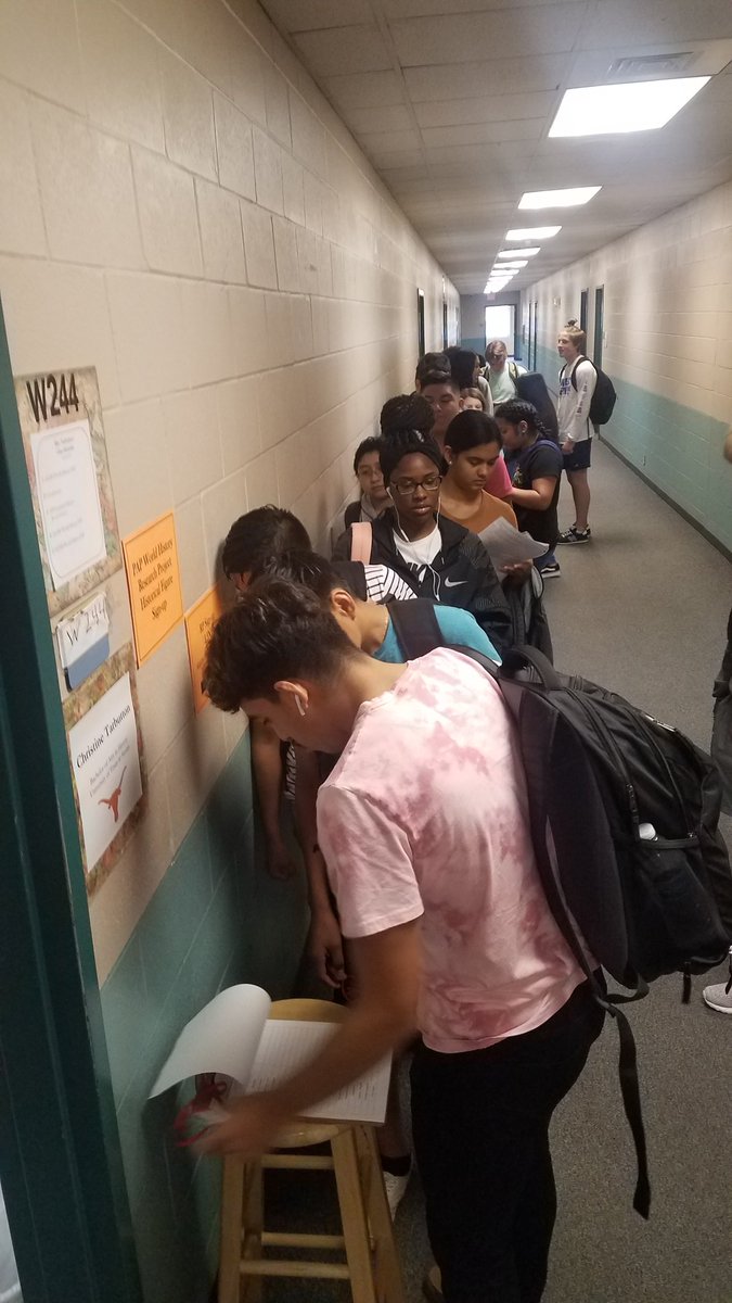 mrstarbuttonlhs's tweet photo. Good morning, World History! #researchproject #signupday #tenthgrade #morethanhistory #relevant @media_lhs @LufkinECHS https://t.co/XvRZcxonUh