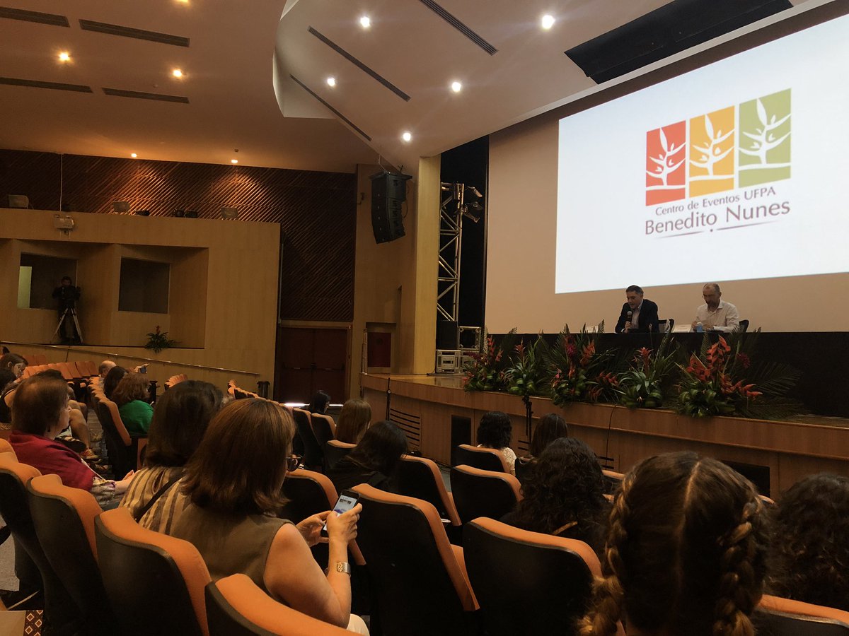 faelcortezao's tweet photo. Conferencia magna do #Intercom2019: professor da Universidade de Navarra, na Espanha, Ramón Salaverría, fala sobre o impacto das tecnologias de comunicação na crise da democracia vivenciada hoje em todo o mundo https://t.co/KpnhQRAqdP