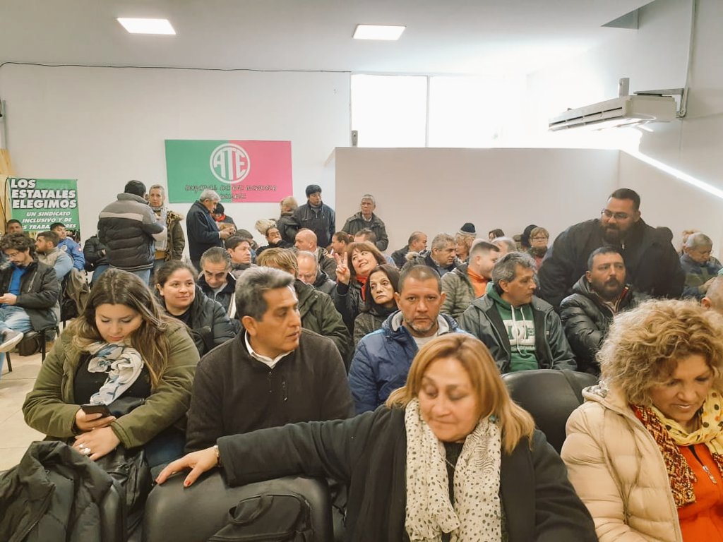 ate_mendoza's tweet photo. Asamblea de Delegados y Congresales. Acciones a seguir y acompañamiento a la jornada de Lucha con los Municipales de la Capital. #ATEEnLucha https://t.co/jTe4Czq7qF