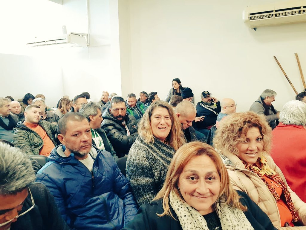 ate_mendoza's tweet photo. Asamblea de Delegados y Congresales. Acciones a seguir y acompañamiento a la jornada de Lucha con los Municipales de la Capital. #ATEEnLucha https://t.co/jTe4Czq7qF