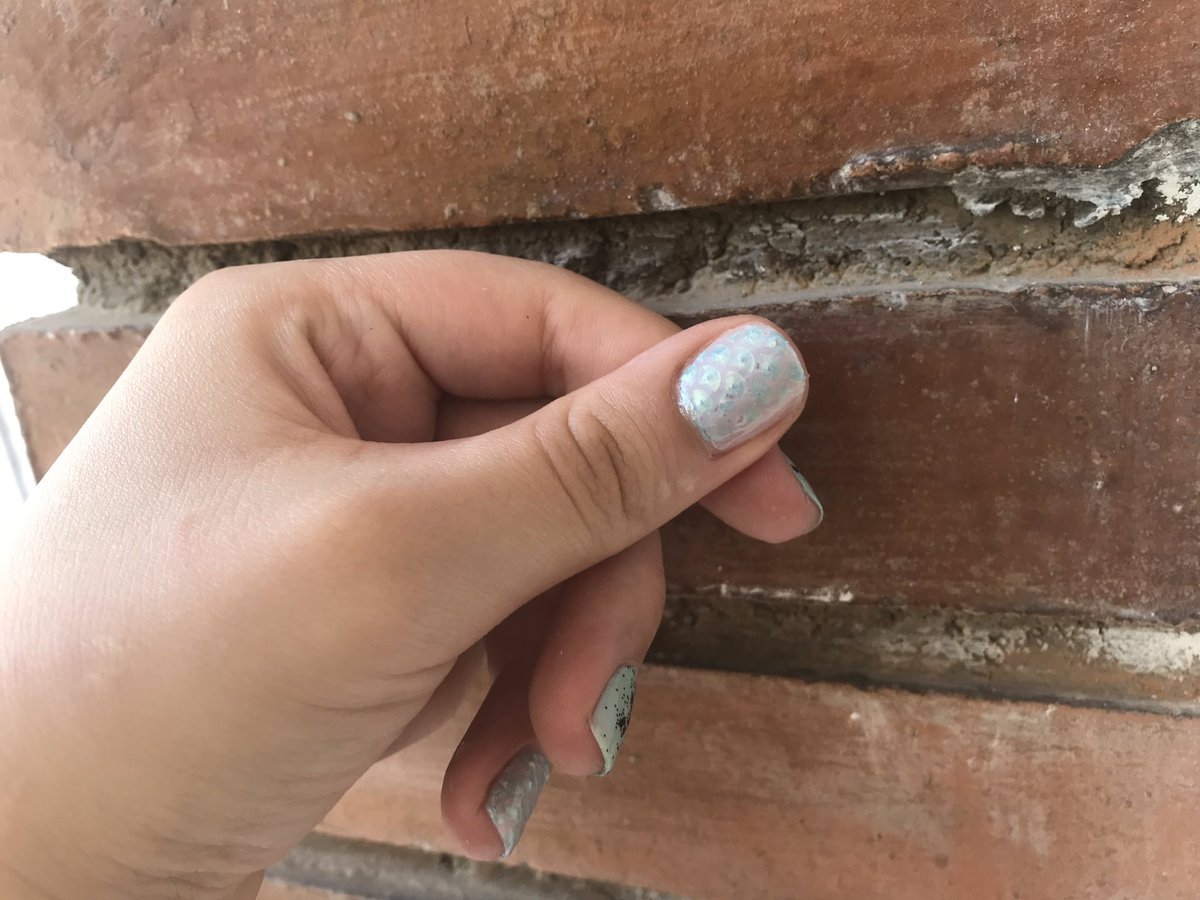 BeniTroyanoff's tweet photo. Mermaid Scales Nails Design ^•^ 
Its Tutorial is Up on YouTube :P 
#NailsTutorial #Nails #Youtube 

https://t.co/OorxxDYcXn https://t.co/0a66OcrrXq