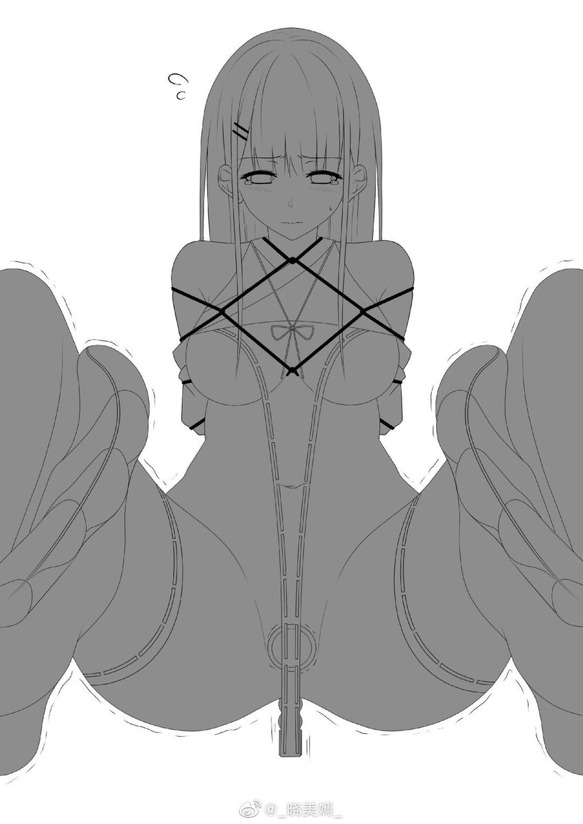自分がデザインした巫女服、こうやって、正しい使い方だ。❤️ https://t.co/Vc5qpoXbcr