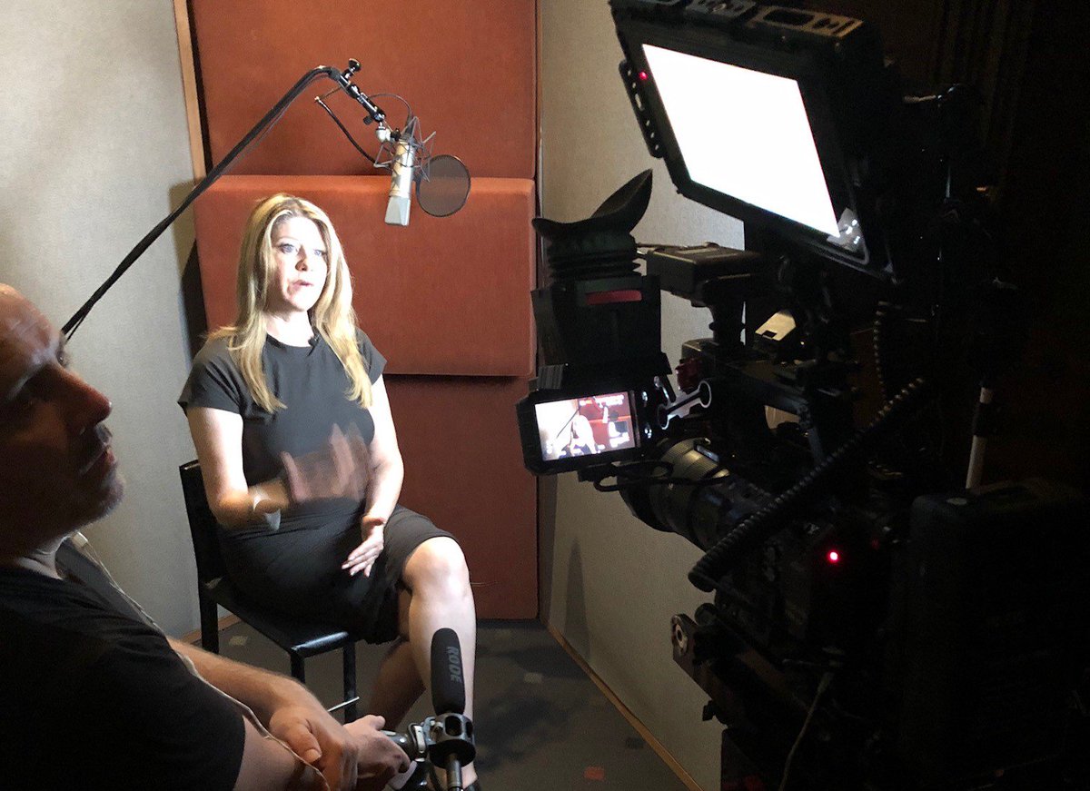 KatCressida's tweet image. 🚨 #SpoilerAlert 🚨 ?!
(well... NO ONE sed I COULDN’T 😂)
SO: KICKIN OFF post-holiday HUMPDAY sneakin #BehindTheScene 🎬 of #myINTERVIEW 🎥 for AWES @DailyMailTV 📰 on my #VoiceOver 🎙️ career.

STAY TUNED! #OUTTAKES from ON-CAMERA 🎥 for #DailyMailTV in bit!
@SarahGilliland