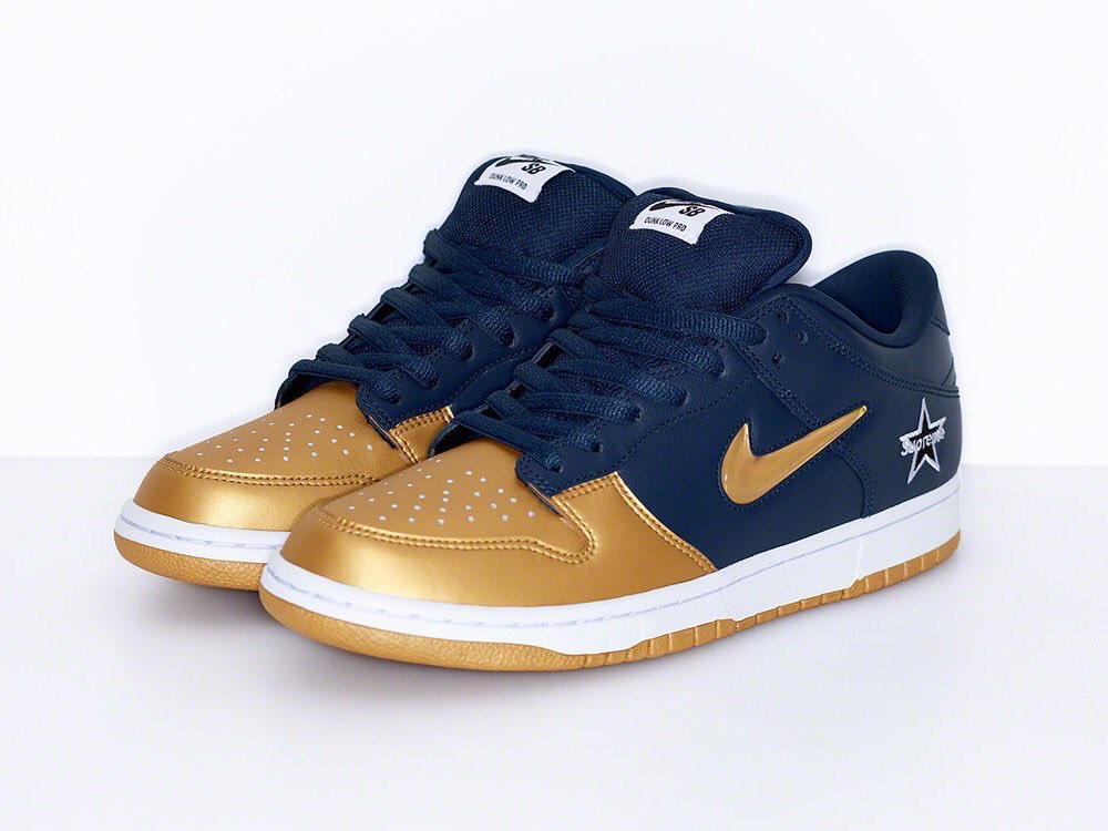 Jumpman2306's tweet photo. Supreme x Nike SB Dunk Low releases today September 5th 

Cop now! https://t.co/t4eCo9Qu5p https://t.co/MIjORL5TJa