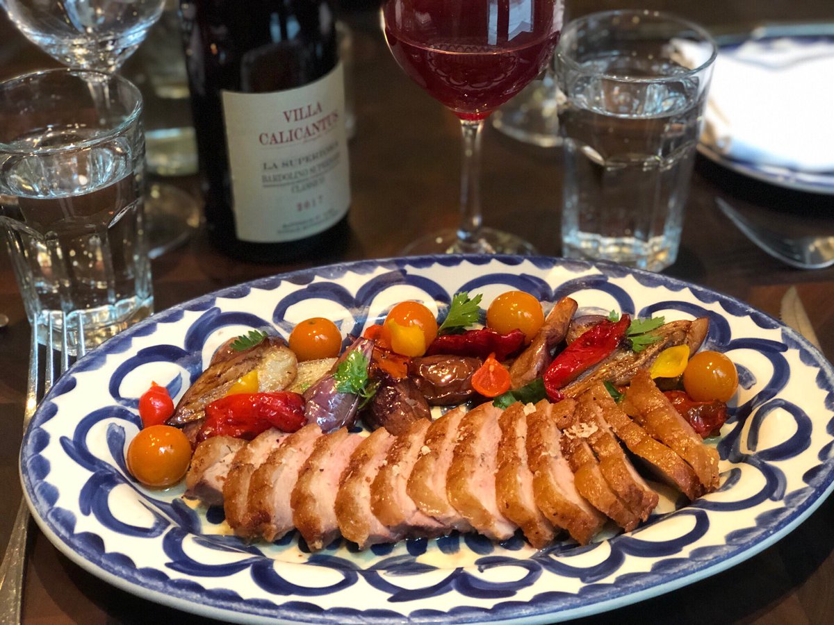 🦆 Breast, all dressed up in its end-of-Summer best! Fairy Tale 🍆, Jimmy Nardelli 🌶 + Sungold 🍅. Hot off the grill.