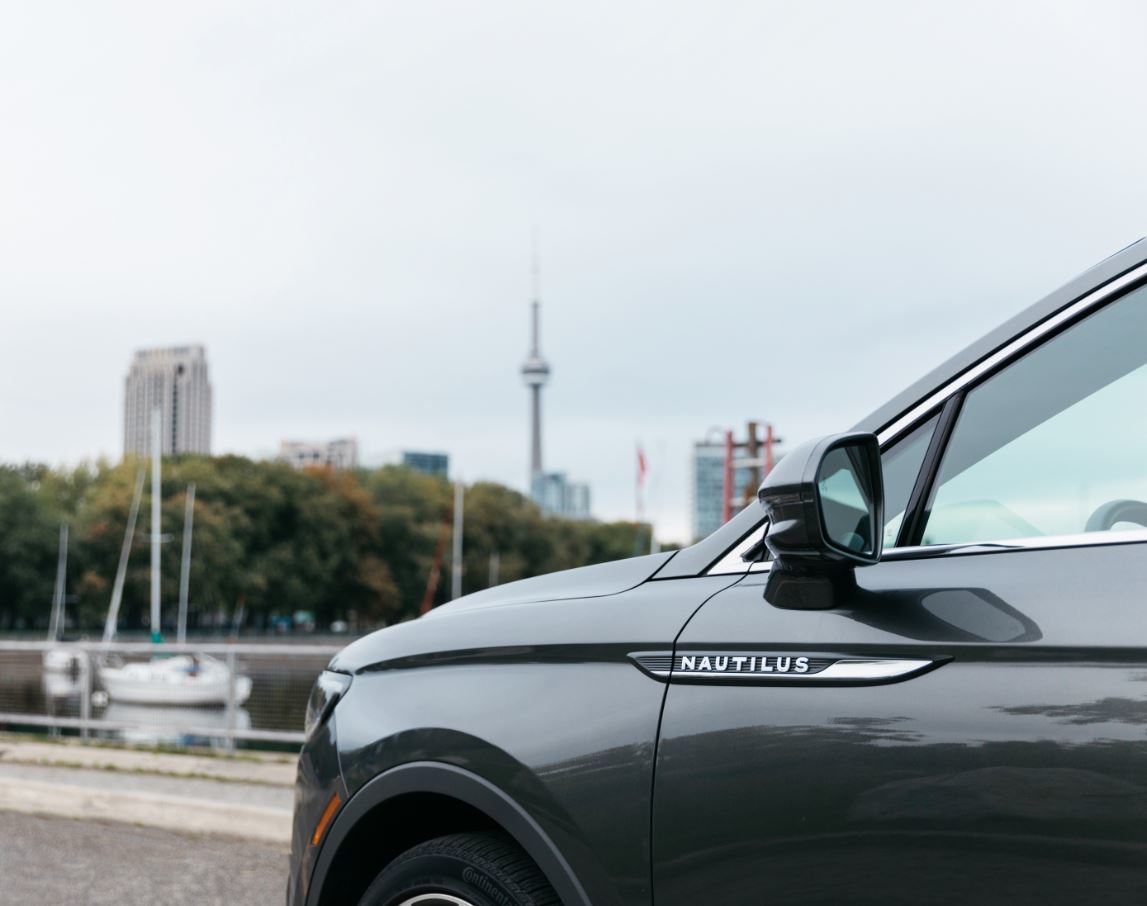 Style about town. The #LincolnNautilus.