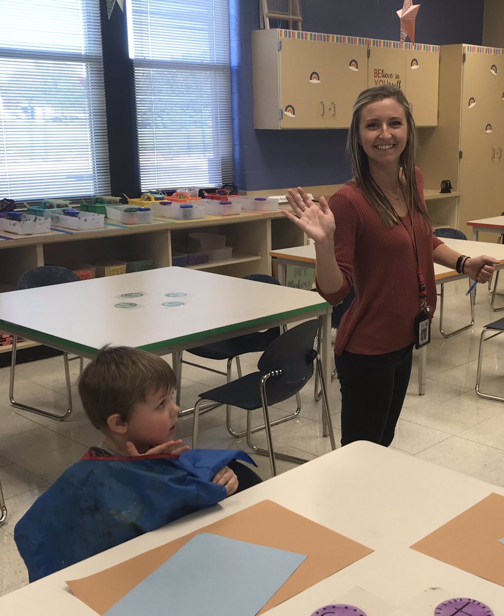 mskarla113a's tweet photo. We love going to art class with Ms. P!!!  #sd113a #owbears https://t.co/Ej9eHrH1SY