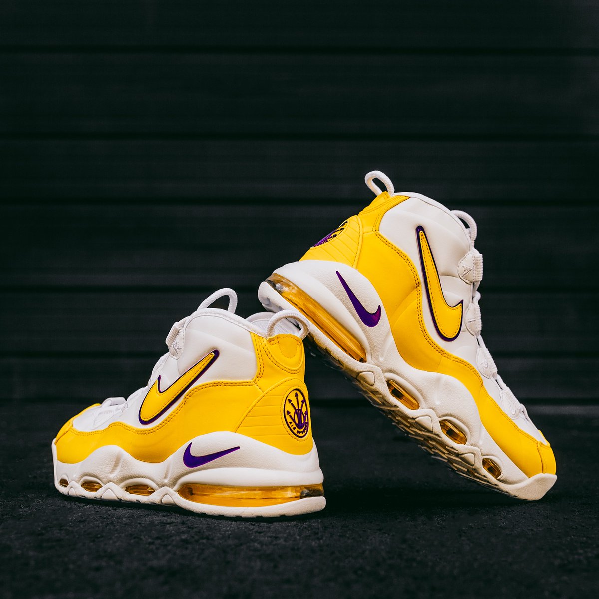 pavo hablar Guión Kicks Lounge on Twitter: "Now available at all Kicks Lounge locations, we  have a new Nike Air Max Uptempo 95. Released in a colorway inspired by the  Player Exclusive made for Derek