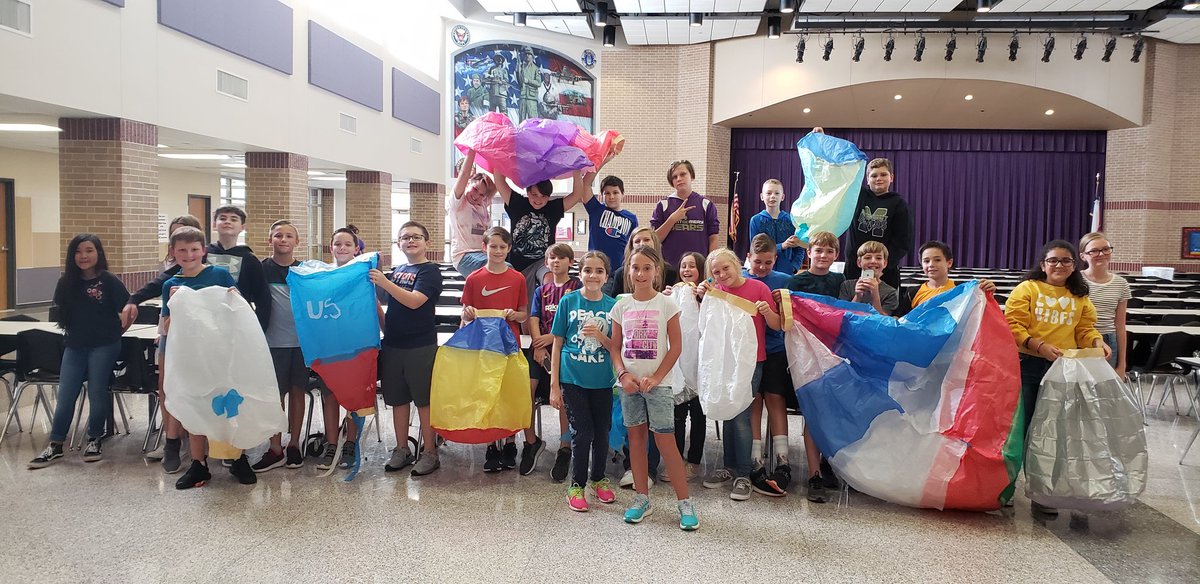 MJHBearsPLTW's tweet photo. Flight and space first 6weeks hot air balloons! @mjhsbears @mjhsbears @mhs_aero @texaspltw https://t.co/GSUeUXYUTC