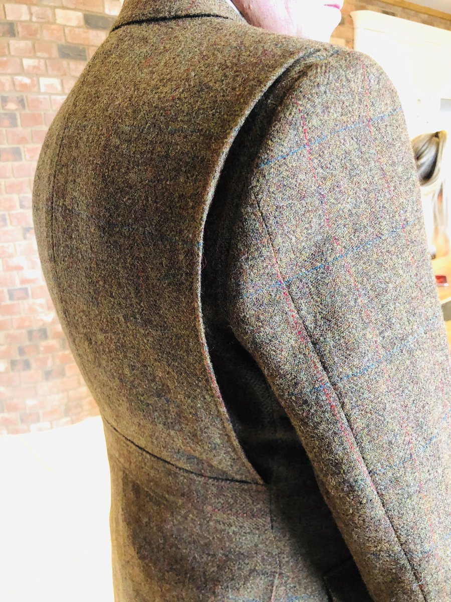 Latest handover has seen a 5 piece (jacket / vest / trousers / breeks / field vest) go out to a client in Staffordshire.

#jacket #trousers #blazer #tailoring  #garments #tailormade #bespoke  #garment #leather #handover #2piecesuit #tailors #country #3piecesuit #tweed #tweedsuit