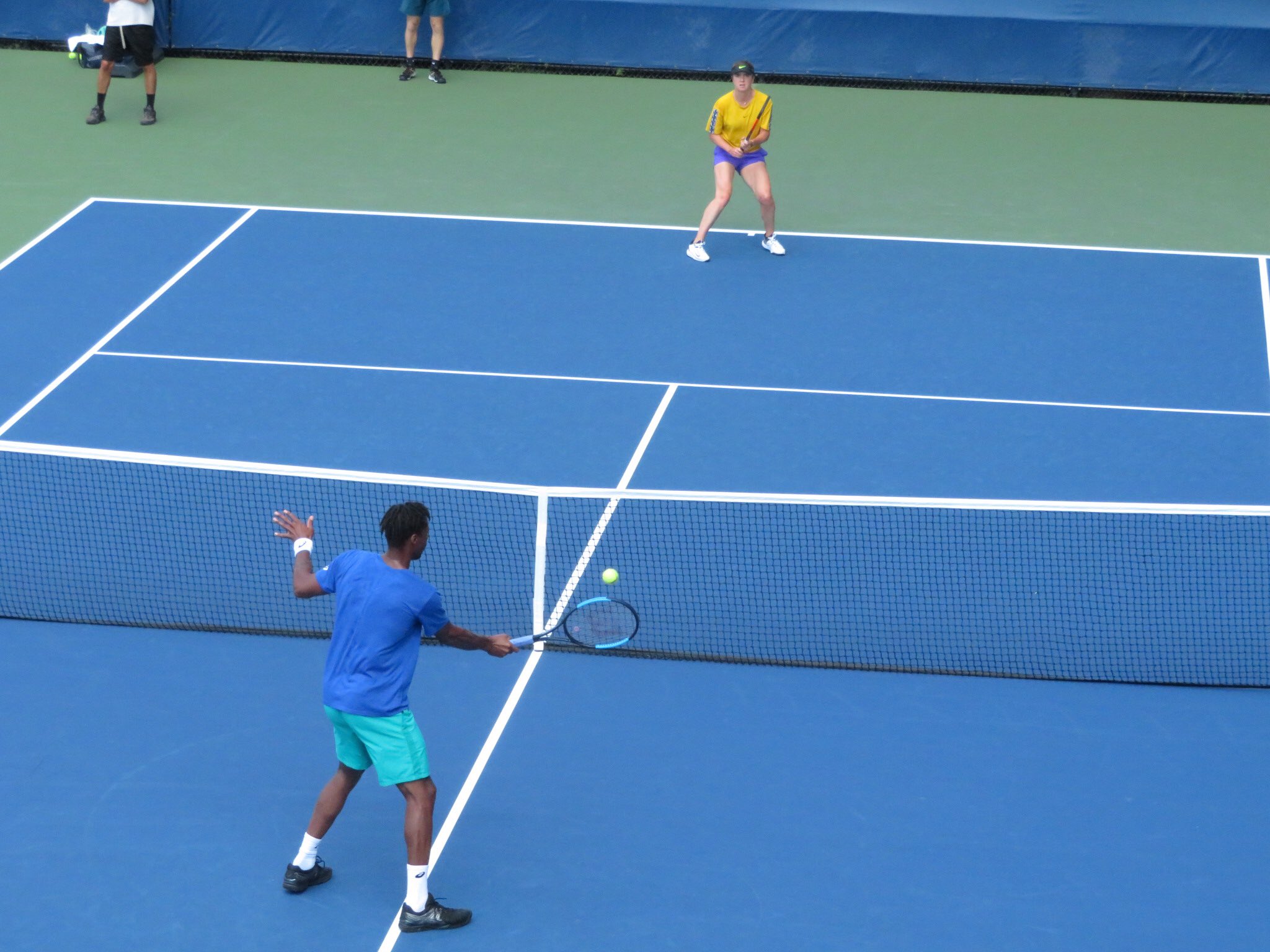 ট ইট র Wowowテニス 全米オープンテニス 実況木村アナの Kimuraの一枚 男子シングルス準々決勝 ベレッティーニはセンターコートで井上晴君と練習 Gs初のベスト4がかかります 一方のモンフィス は 交際中で先にベスト4進出を決めたスビトリーナと