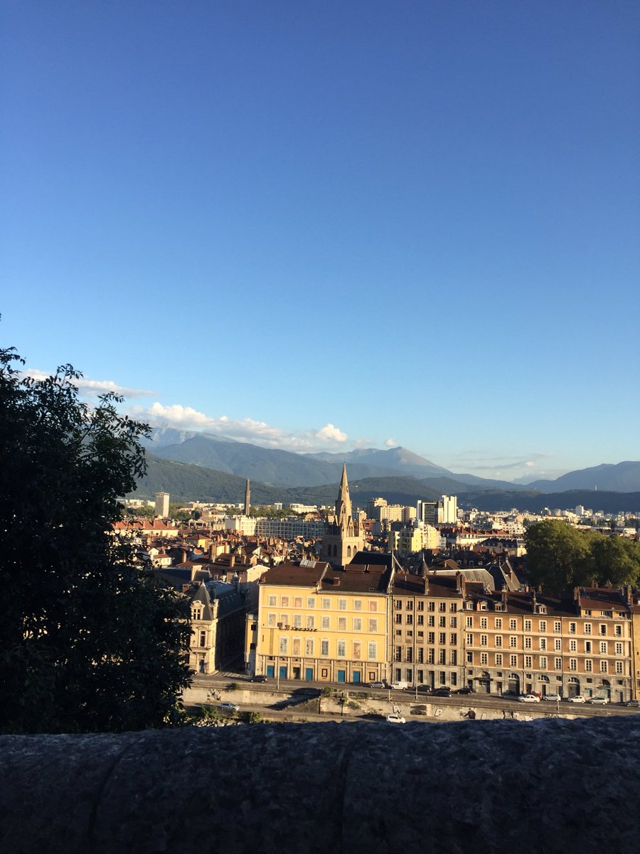 eme_nae's tweet photo. Après deux journées riches en discussions et échanges, place au diner de gala, au Musée Dauphinois. Vue sur Grenoble imprenable !#LARACADRIPS2019 https://t.co/WajaFSnjhL