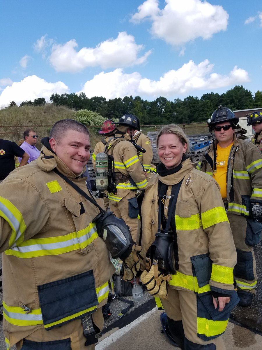 Darrinkellypgh's tweet image. More pictures from @PghFireFighters #Fireops