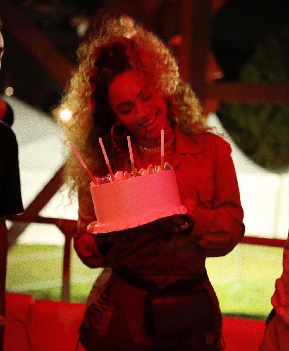 Smokin991's tweet photo. Happy Birthday to Queen Bey!!
@Beyonce https://t.co/VAjGAZ6xb5