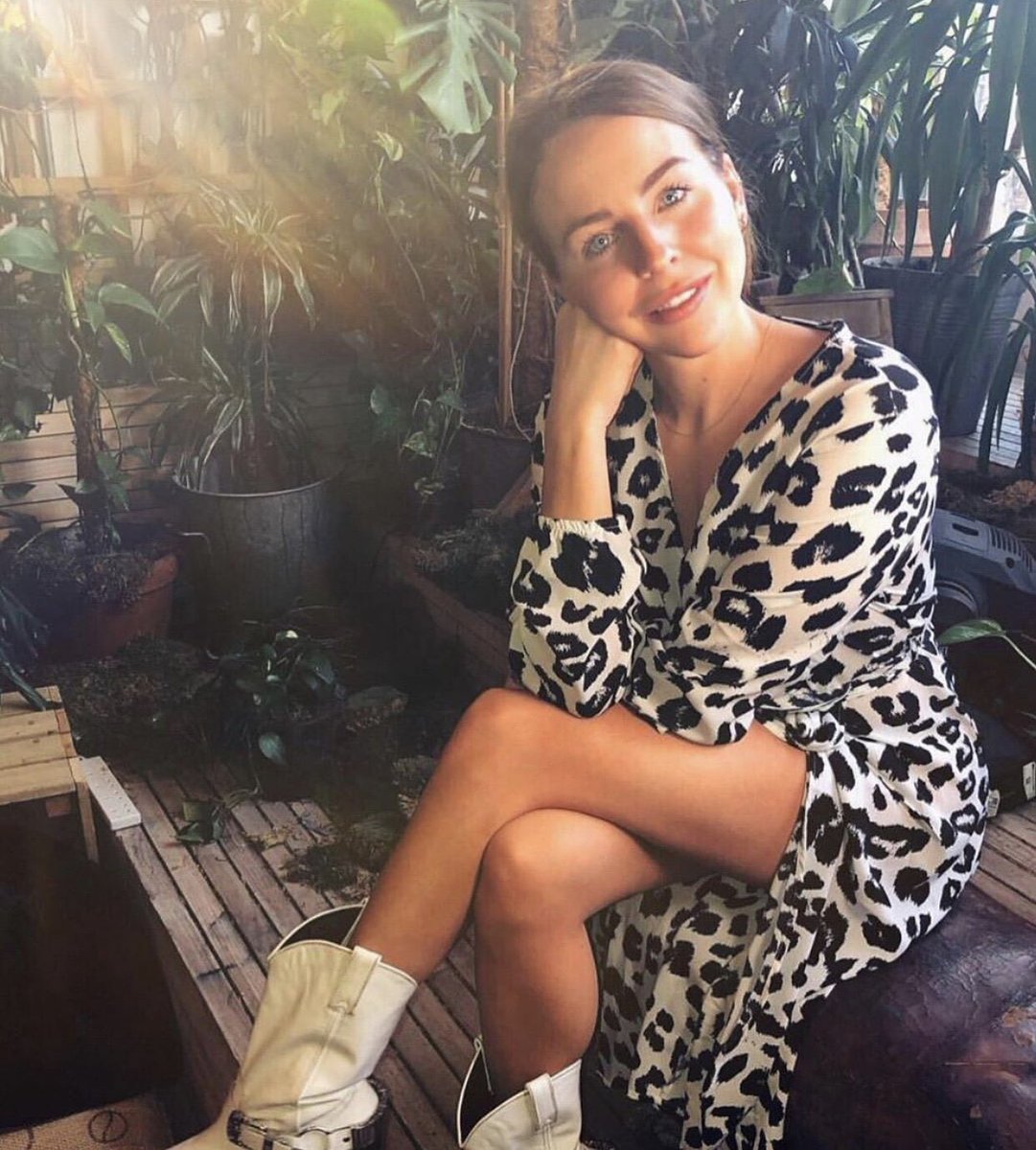 Leopard Print Wrap Dress
Now: £20.00

Buy now>> bellasorella.co.uk/collections/dr…

#fashion #fashionista #fashionable #shopping #shoppingonline #onlineshopping #worldwidedelivery #bellasorella