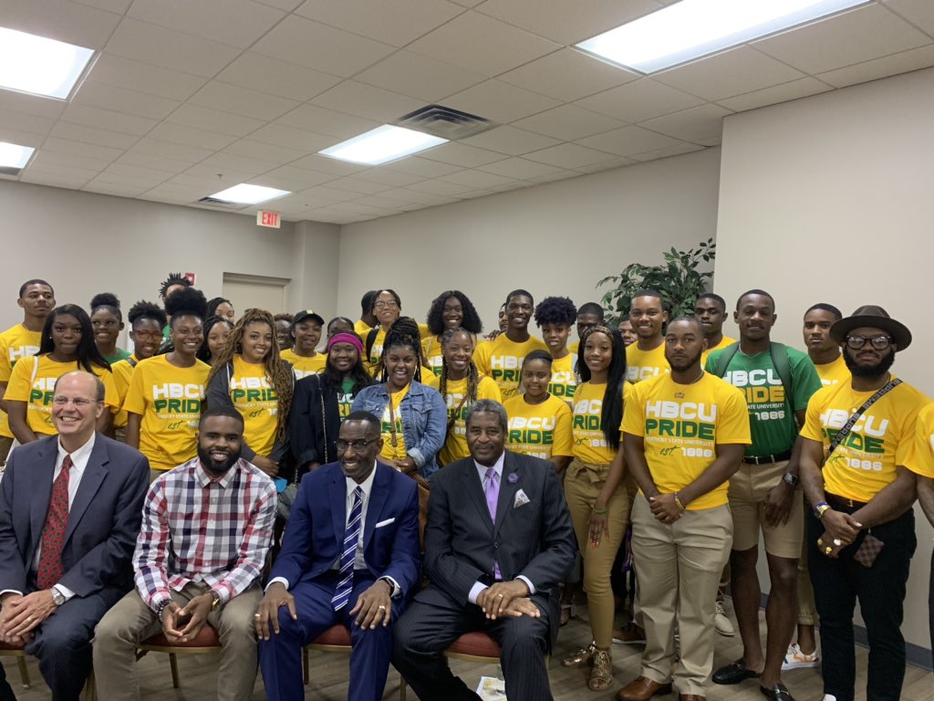 ArlenSims's tweet photo. @KYSU Students had the opportunity to visit Simmons College to discuss the challenges that face #HBCUs @DrErinGil  @ProfessorDG https://t.co/8VxjAQULc0