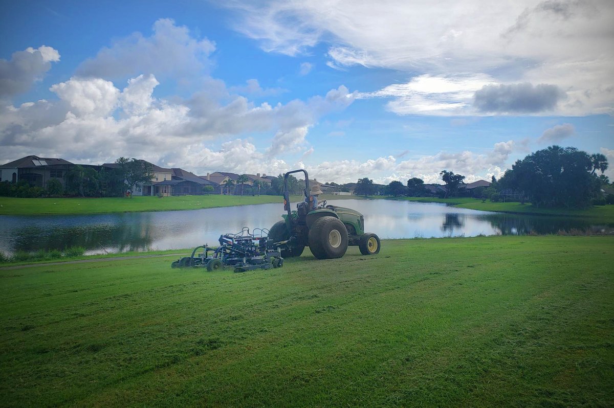 LastecMowers's tweet photo. Here at Lastec, we pride ourselves on the personal support & service we give each customer. Our Flex Decks contour rolling terrain and and leave you with a finish of cut you can be proud of! #perfecttheartofmowing #flexdecks #mowers #sportsturf #roughmower #builtintheusa https://t.co/1wc6iXcLWJ
