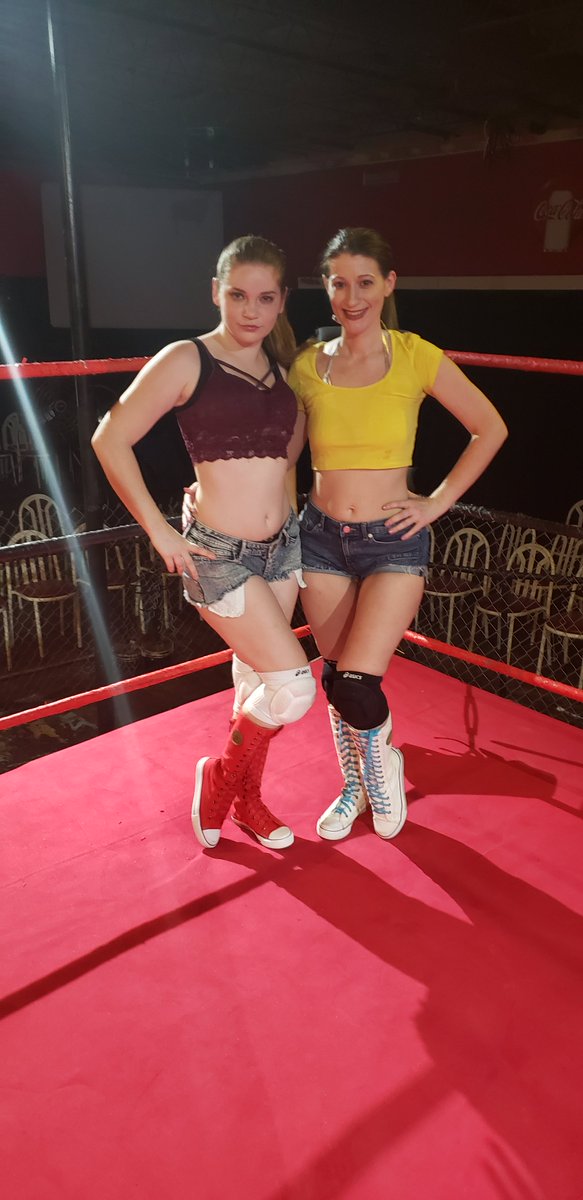 modelconstance1's tweet photo. Order Those #customvideos ASAP! Filming 📽️ Oct 11 w/ @Misty_Lovelace @CelesteaGoddess #Peyton @MalloryPage 
#limpfetish #femalewrestling #fantasywrestling #balloons &amp; more
📧constancecakp@gmail.com  Misty &amp; I are available for dbl #sessions #Dallas #TX  #sessiongirls https://t.co/t7MCRNZyMX