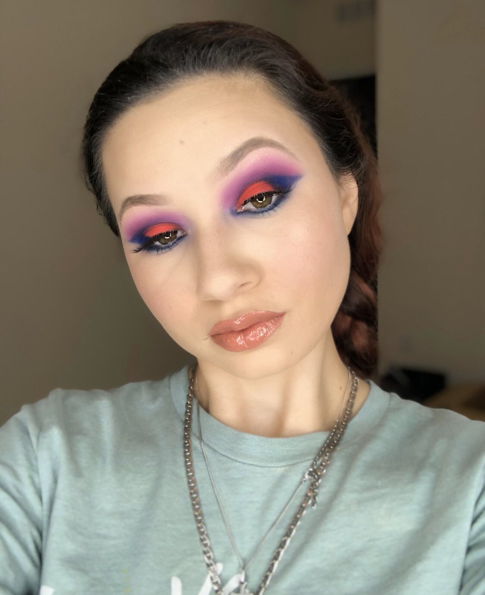 TheSelena_Lopez's tweet photo. @OleHenriksen Ig @ theselena_lopez
YT @ TheLiveMoreFamily
Good luck to everyone 
@alalizmakeup @GlamByAngelic @glamtino https://t.co/Cwf4aoMIlB