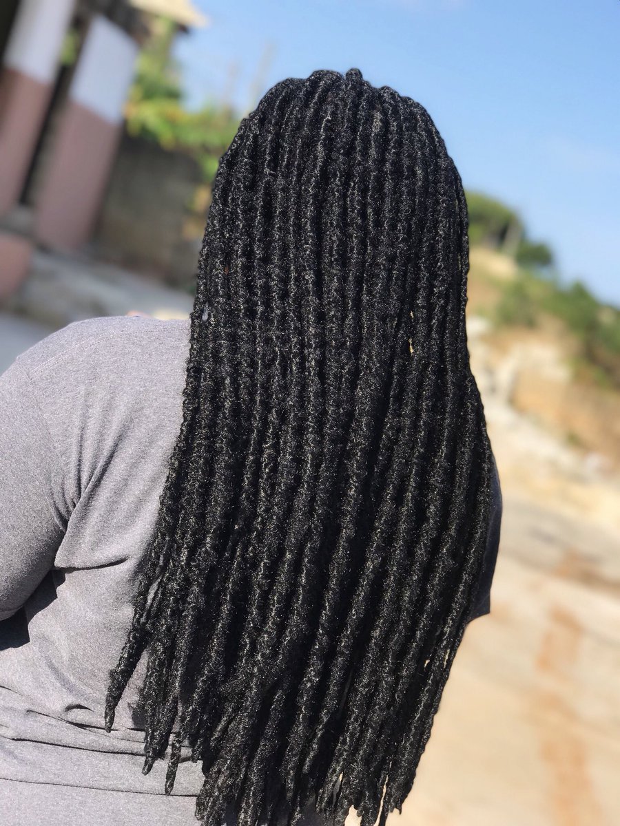 PeshooXx's tweet photo. Ahaaaa enti those who were saying my dm is not open what what nu😂..wodier mede number nu ato ha 0550055812..mede ab)  asafo dwa😂
WhatsApp or call for your gorgeous braids,pony,makeup...you can checkout and ff my IG @kiss_and_makeupgh for more💕
Lezgueeuww💃🏾💃🏾 https://t.co/tsuvhpuiFL