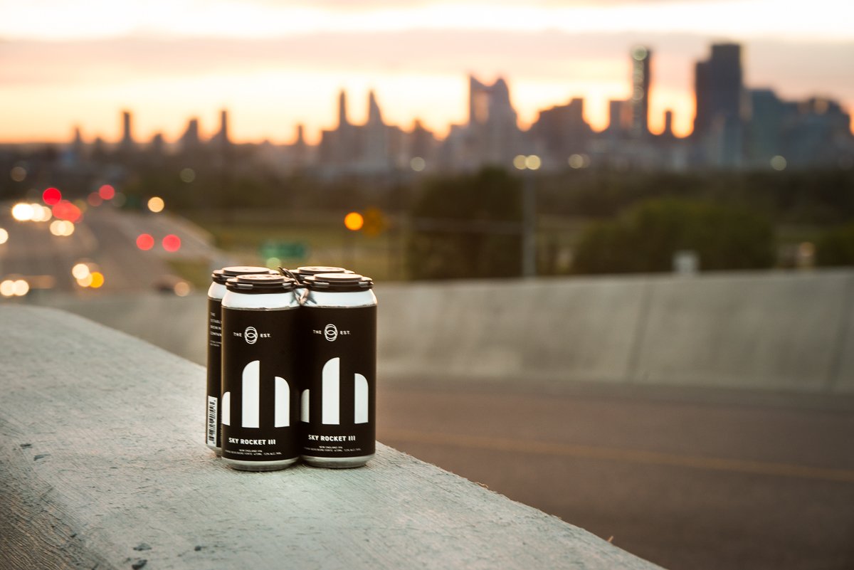 ☁️🚀 Sky Rocket III⁣ ☁️🚀

New England IPA ⁣

SRIII blasts your palate with a juice tsunami of over-ripe tropical fruit; papaya, lychee, and pineapple give way to candied orange pith and vanilla wafer.

Available in our taproom your favorite craft beer stores this week.⁣⁣⁣⁣