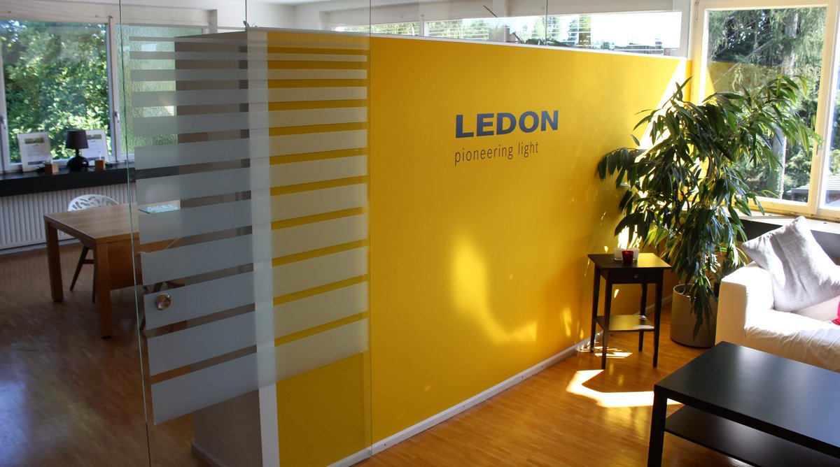 ledonlamp's tweet photo. 👋 Wir sind umgezogen und ab sofort in unseren neuen #LEDON Räumlichkeiten 🏠 in der Morgenstraße 11 in #Lustenau zu finden 👀. Gar nicht so weit weg vom letzten Standort. Schaut doch mal vorbei, wenn ihr in der Nähe seid. https://t.co/ja2bTlVbMm