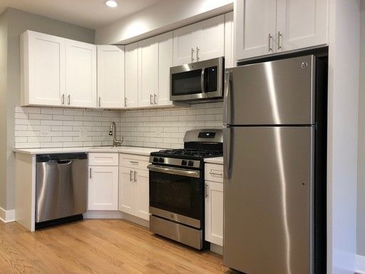 HonoreProp's tweet photo. Any @DePaulU students still looking for housing? Check out this newly rehabbed 4 bed/ 3 bath in #LincolnPark with in-unit washer/ dryer. https://t.co/98jI8XuuuN #forrentchicago https://t.co/Gxle7mUWxm