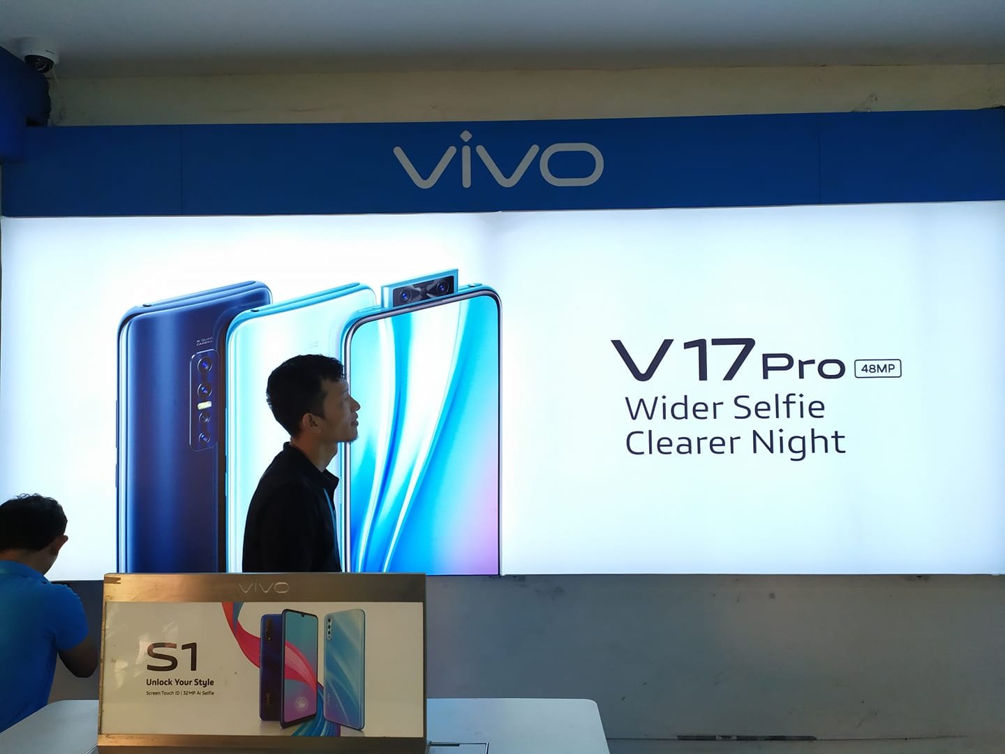 升降式雙攝、四攝主鏡頭：vivo V17 Pro 官方宣傳圖曝光；未發布宣傳先跑！ 1