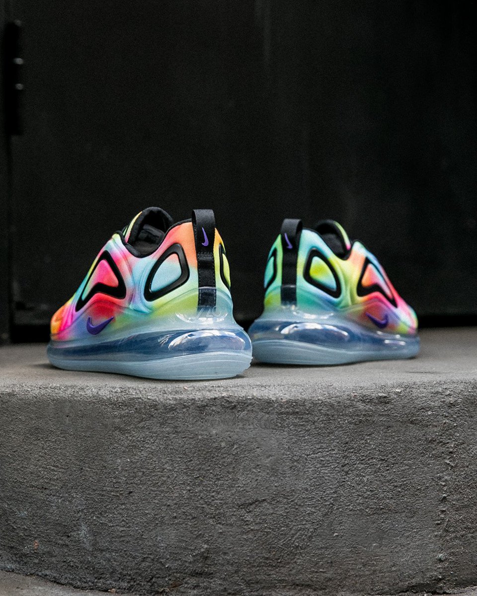 tie dye nike 720