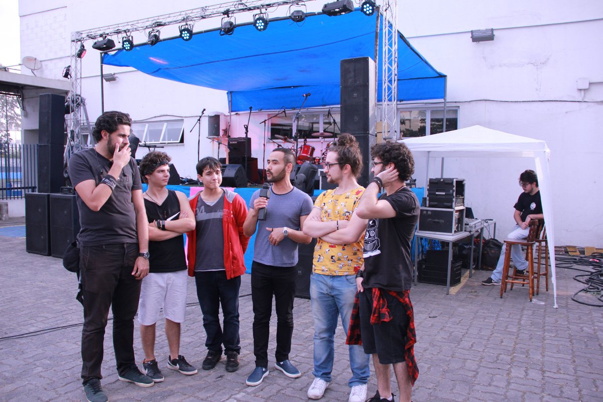 acmsaopaulo's tweet photo. Sabadão (31/8) teve #FoodTruck Festival, na #ACMNorte, com show de bandas que tocaram música nacional e internacional no estacionamento da unidade. Muuuuito legal! Quem foi, adorou. E o evento foi totalmente para arrecadar fundos aos projetos sociais da ACM. Mais legal ainda, né? https://t.co/MYopLYmIq7