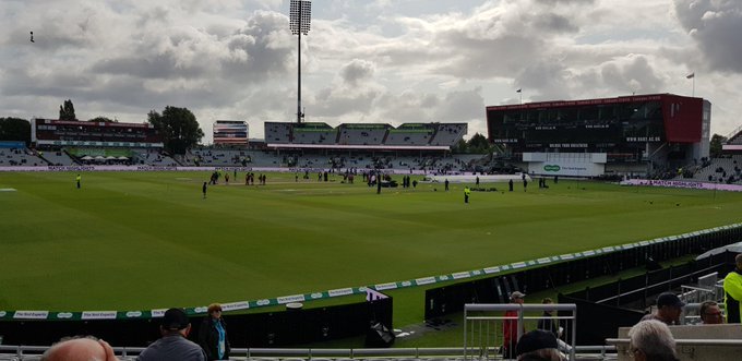 CricketGyan's tweet photo. The rain has stopped and the sun is out now and the super soppers are doing their job. Follow Live Updates
https://t.co/ikBuIfx3Cp  #TheAshes https://t.co/YYhwKXoPMs