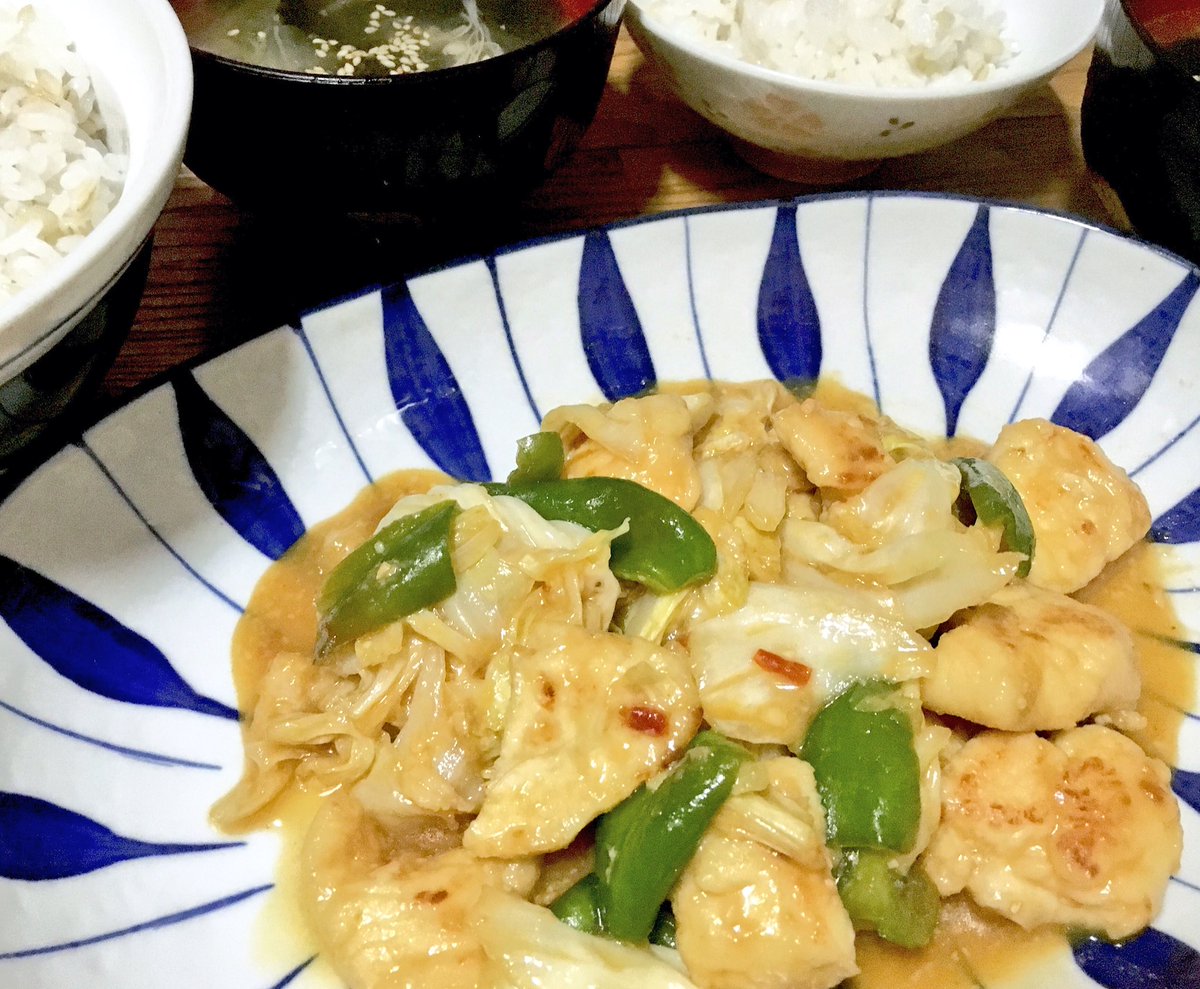 Hope__738's tweet photo. 大好き秋味🍂🍁(*^^)o🍻o(^^*)🍁🌰

🔶あかにし貝
磯の香り🐚夏の終わり

🔶高野豆腐煮物
リクエスト👐竹輪代わりの枝豆天にオマケのチビじゃが🌕
教わった天ぷらも気になってる!

🔷鶏胸キャベ甘辛味噌炒め煮
🔹ワカメスープ

#ツイッター晩酌部
#とにかく呑み隊
#Twitter家庭料理部
#おうちごはん https://t.co/YbBQlI4k3w