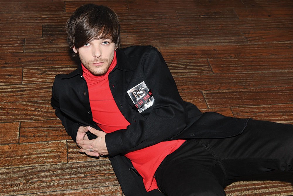 1883Magazine's tweet photo. ❤️➕🖤
@Louis_Tomlinson
/
#DRIVEissue-->https://t.co/vwu7B3vUP6
/
📸@jackalexanderUK🥼 @helenseamons
🏠@Beach_Blanket✏️ @naureennashid
//
#louistomlinson #1883magazine #KillMyMind https://t.co/Ueh0rTLdUh