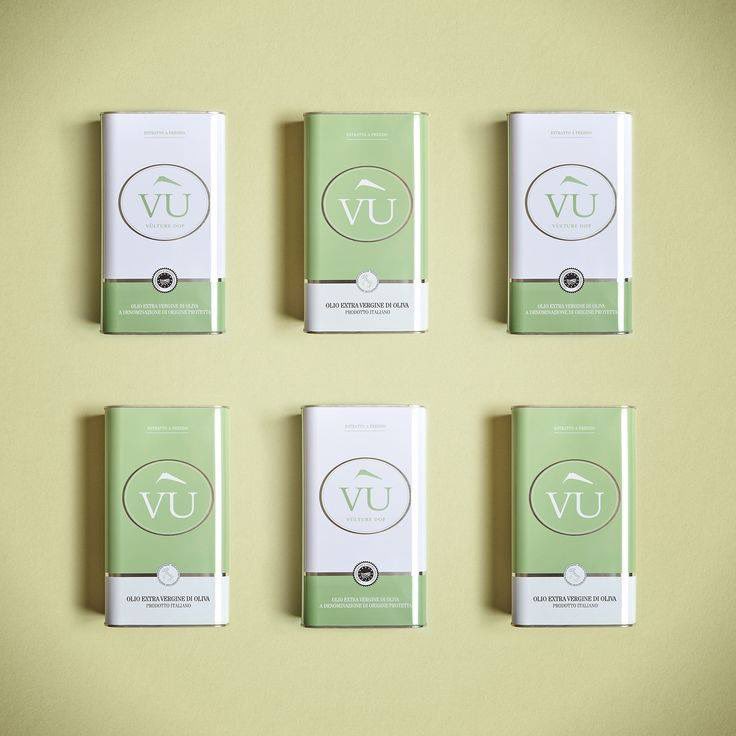 Alle pendici del #vulcano, la delicatezza del gusto dell’olio di Ogliarola si fonde con la fragranza ed il sapore lievemente fruttato delle altre varietà da sempre patrimonio colturale della zona, dando vita ad un prodotto organoletticamente equilibrato e analiticamente perfetto