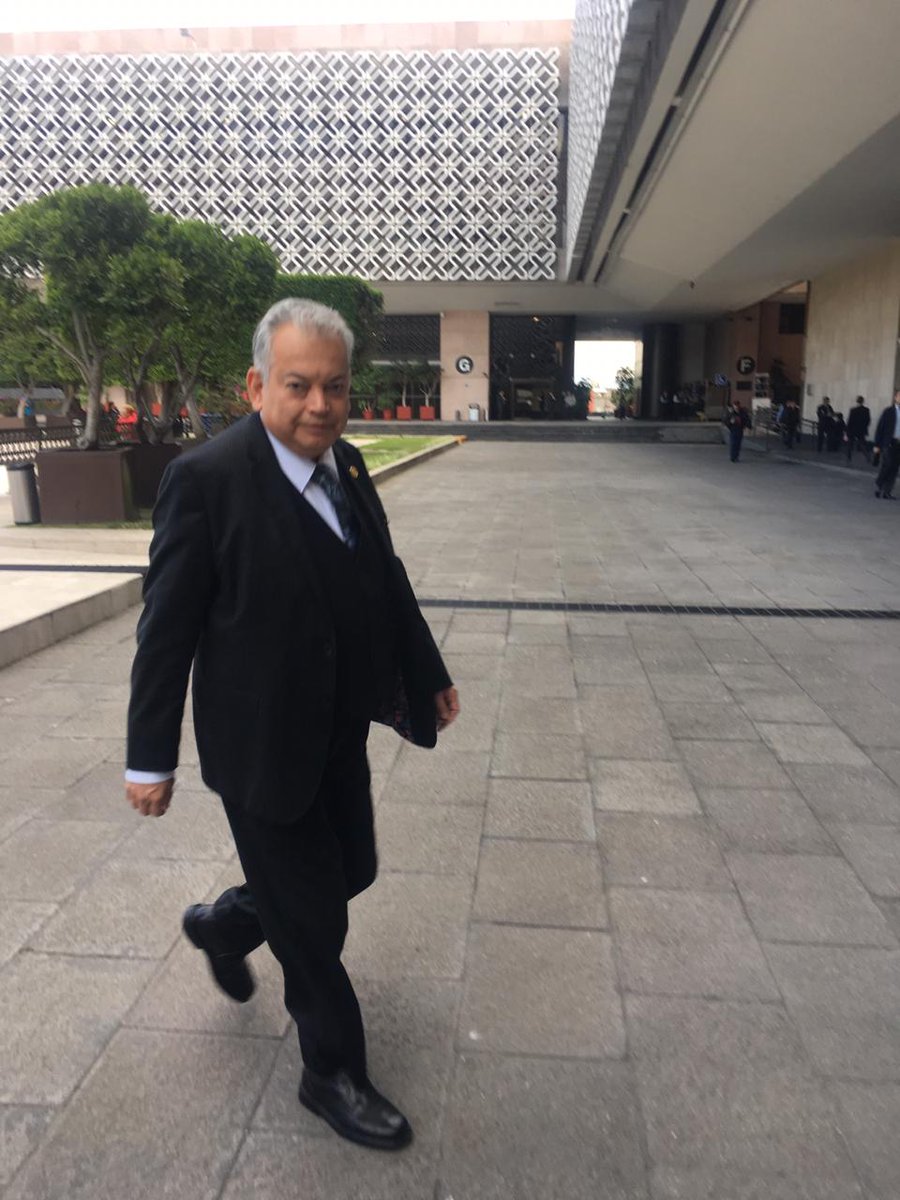EdelmiroSantos's tweet photo. #BuenosDias comenzamos actividades desde temprano, sigo atendiendo sus mensajes de las redes sociales.
#FelizMiercoles
#DiputadoFederal #morena #Edelmiro https://t.co/cTakQFo4t7