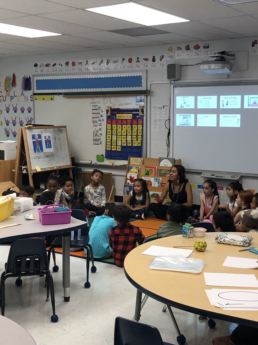 ktrivers14's tweet photo. Bel Air’s new kindergarten teachers are rocking it on the 6th day of school!   #BAESShines #pwcsconnect https://t.co/WDGCAhuWbK